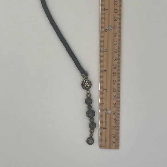 Leather and beaded necklace 20” long- magnetic clasp - Picture 5 of 6